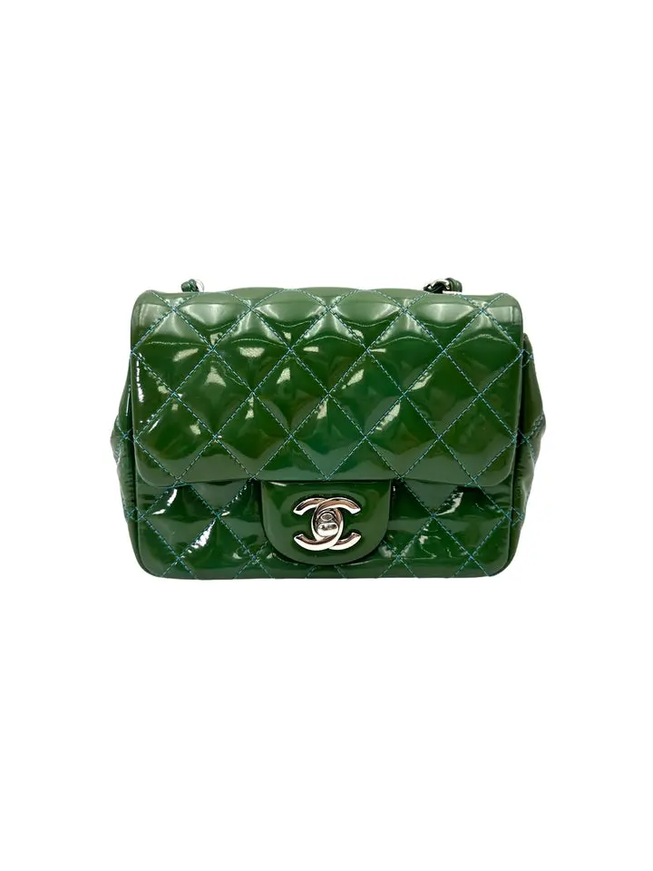 Pre-owned CHANEL leather Crossbody Bags Classic Flap Green Quilted Patent Flap Bag With Silver Buckle(20***35) IRIS235