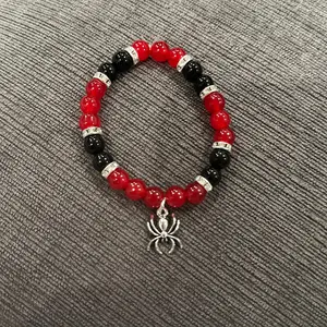 Spider red and black bracelet 8mm