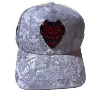 EL DIABLO. Color Blanco (CHUCKY HATS) Terciopelo Y Gamuza