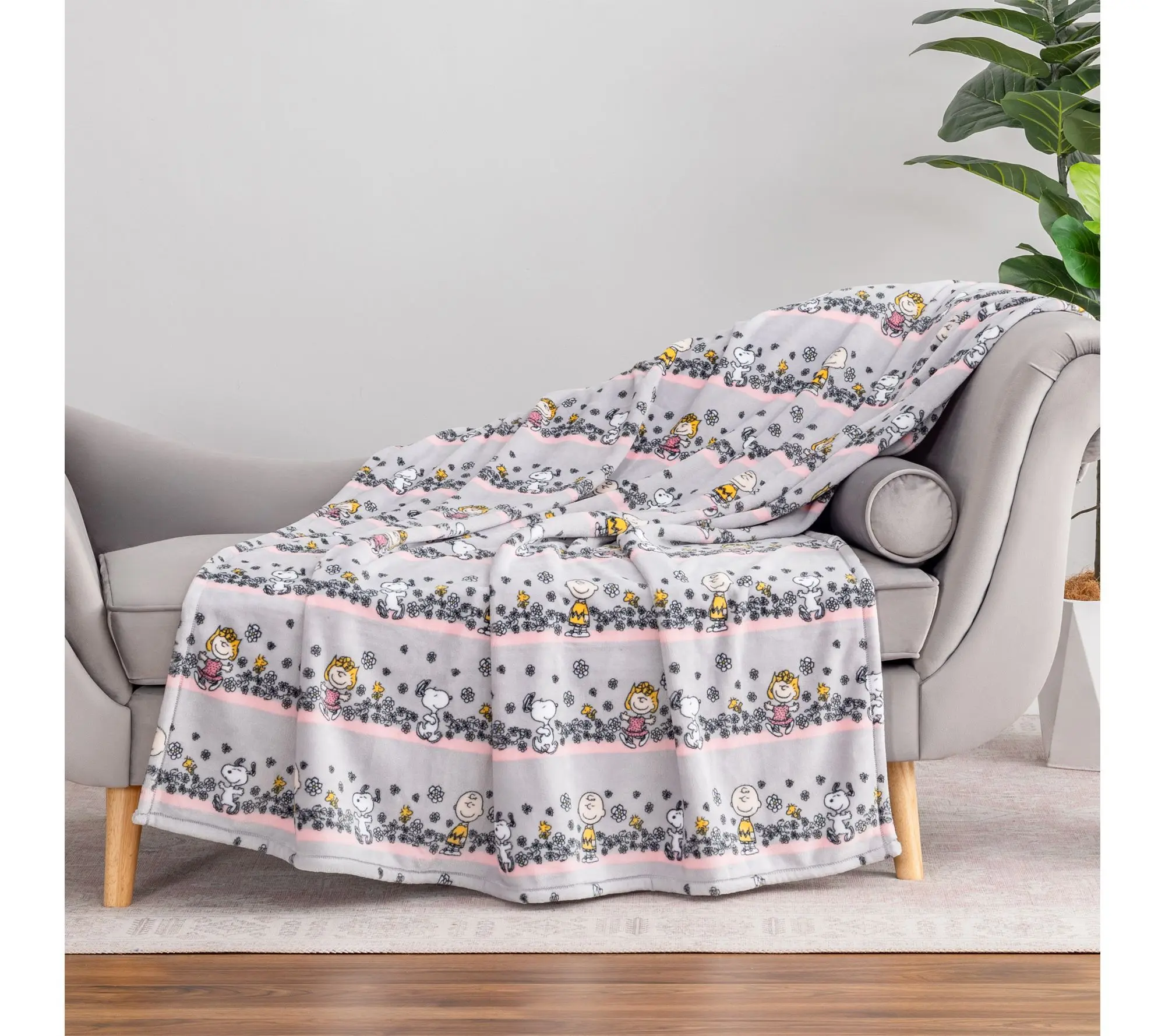 Berkshire Peanuts Spring 55x70 Velvetsoft Throw Berkshire Peanuts Spring 55x70 Velvetsoft Throw