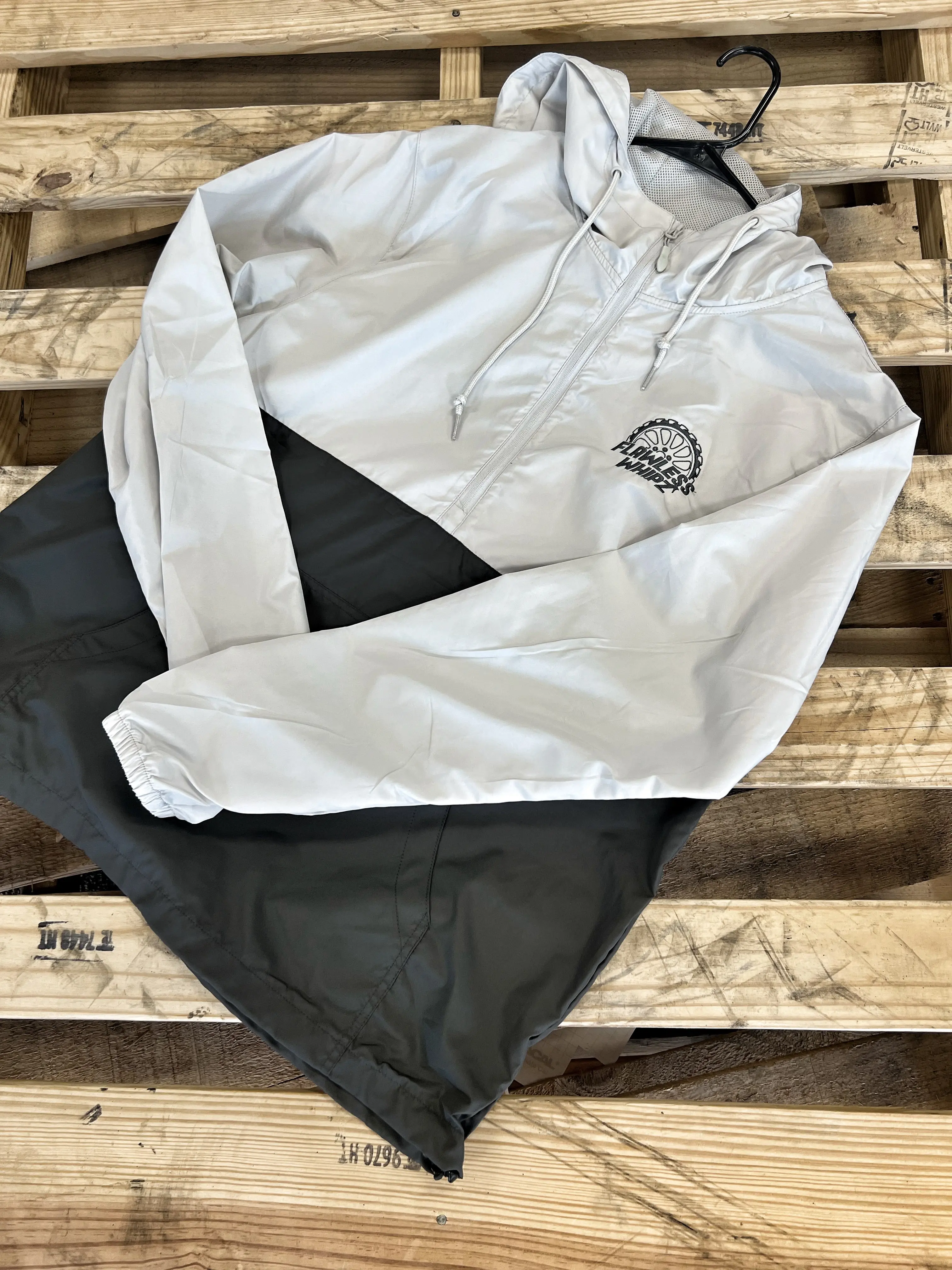 Flawless Whipz 1/2 Zip Windbreaker Pullover Flawless Whipz 1/2 Zip Windbreaker Pullover