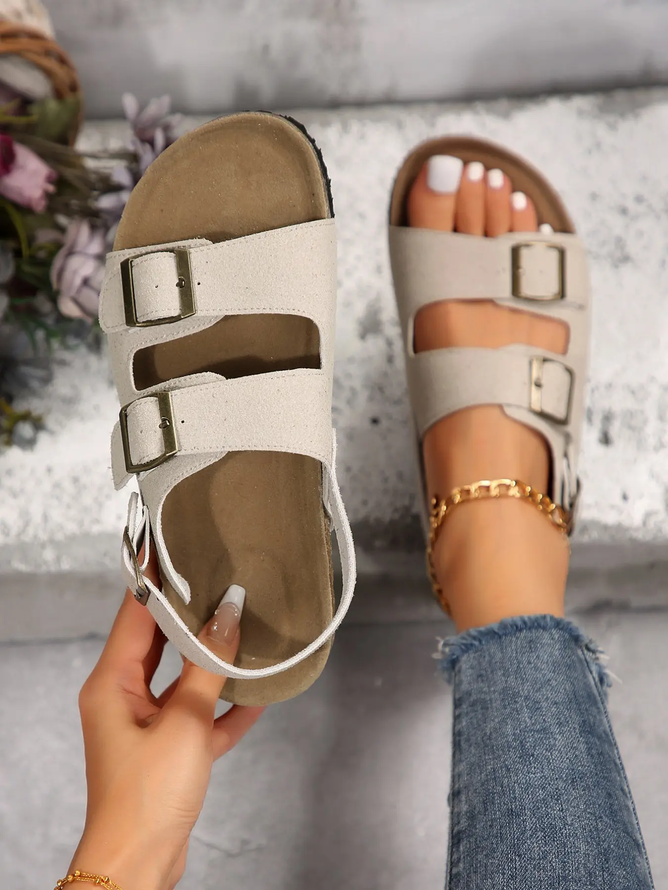 Women's Soft Wood Shock Absorption Adjustable Buckle Round Toe Flat Casual Shoes, Summer Outdoor Walking Sandals, Classy Sandals, Buckle Decorated Sandals, PU Material