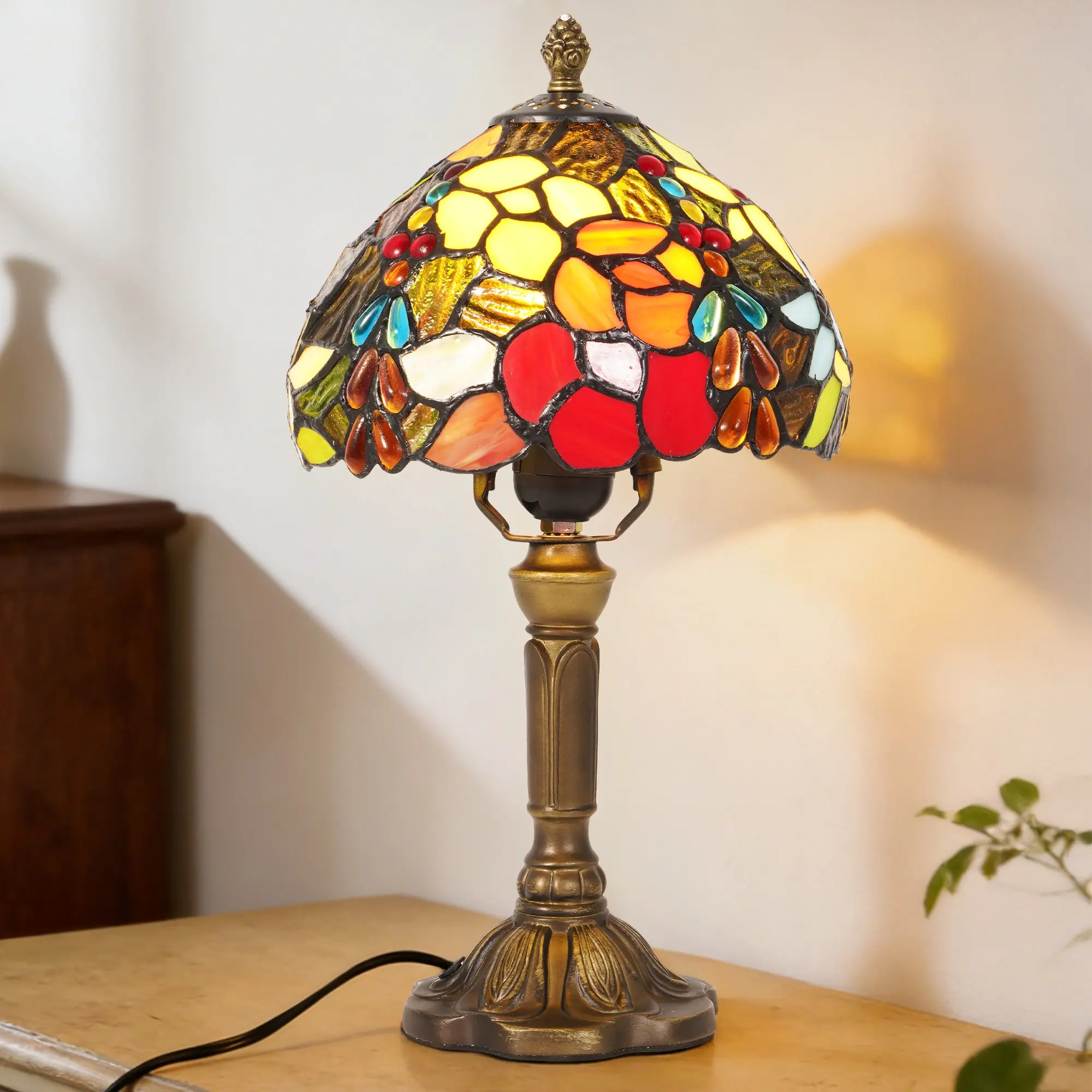 Tiffany Style Stained Glass Table Lamp 8 Inch Vintage Leaf Pattern Desk Lamp with Bronze Base Includes Warm Light Bulb