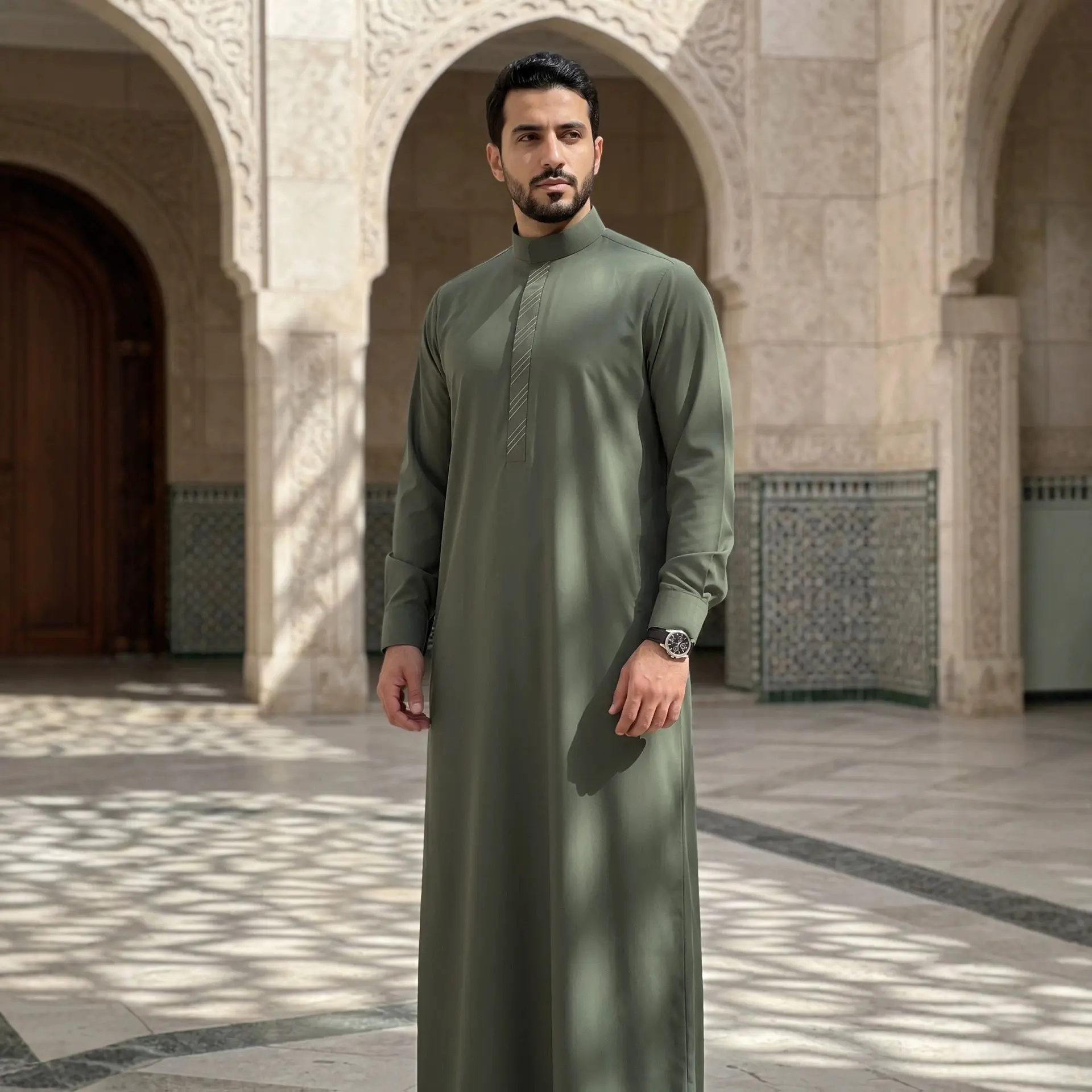 Men's loose-fitting robe with long sleeves, embroidered stand-up collar design