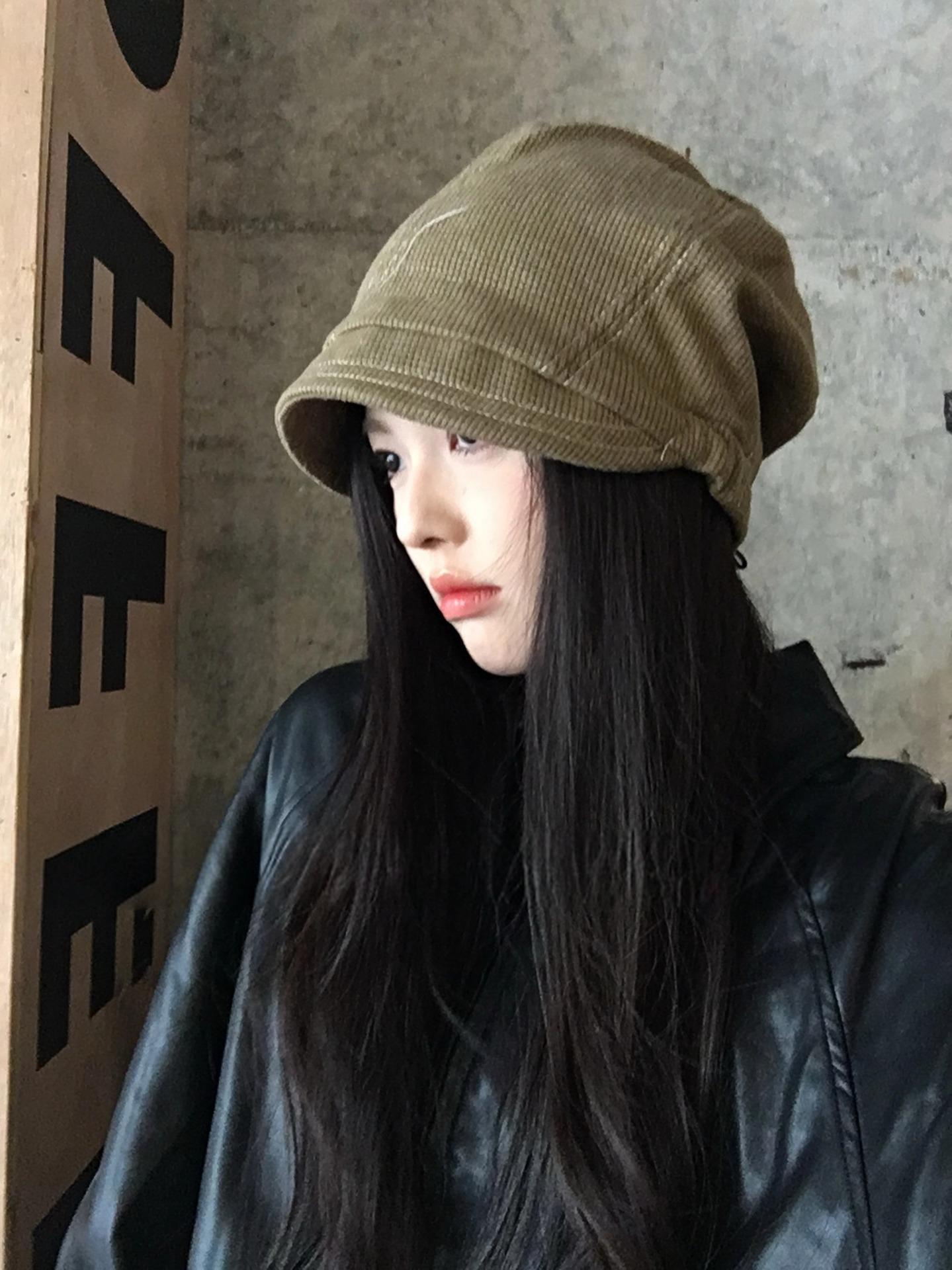 Retro-style Fisherman's Hat for Women Black Casual Street Style Flattering Slimming Pile Beanie Perfect for Autumn Winter