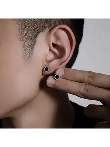 Zircon earrings are trendy, hip-hop, niche design, unique, fashionable, and versatile men's accessories suitable for daily wear and as gifts