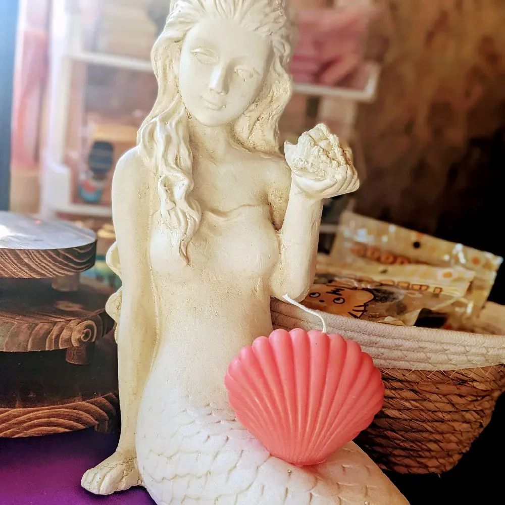 Sea shell handmade candle