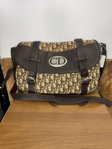 Pre-owned Dior Large Beige Monogram Canvas Bag with Brown Leather Accents fit laptop