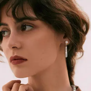 Natural freshwater pearl long Baroque pearl earrings, dynamic earrings, classic and versatile