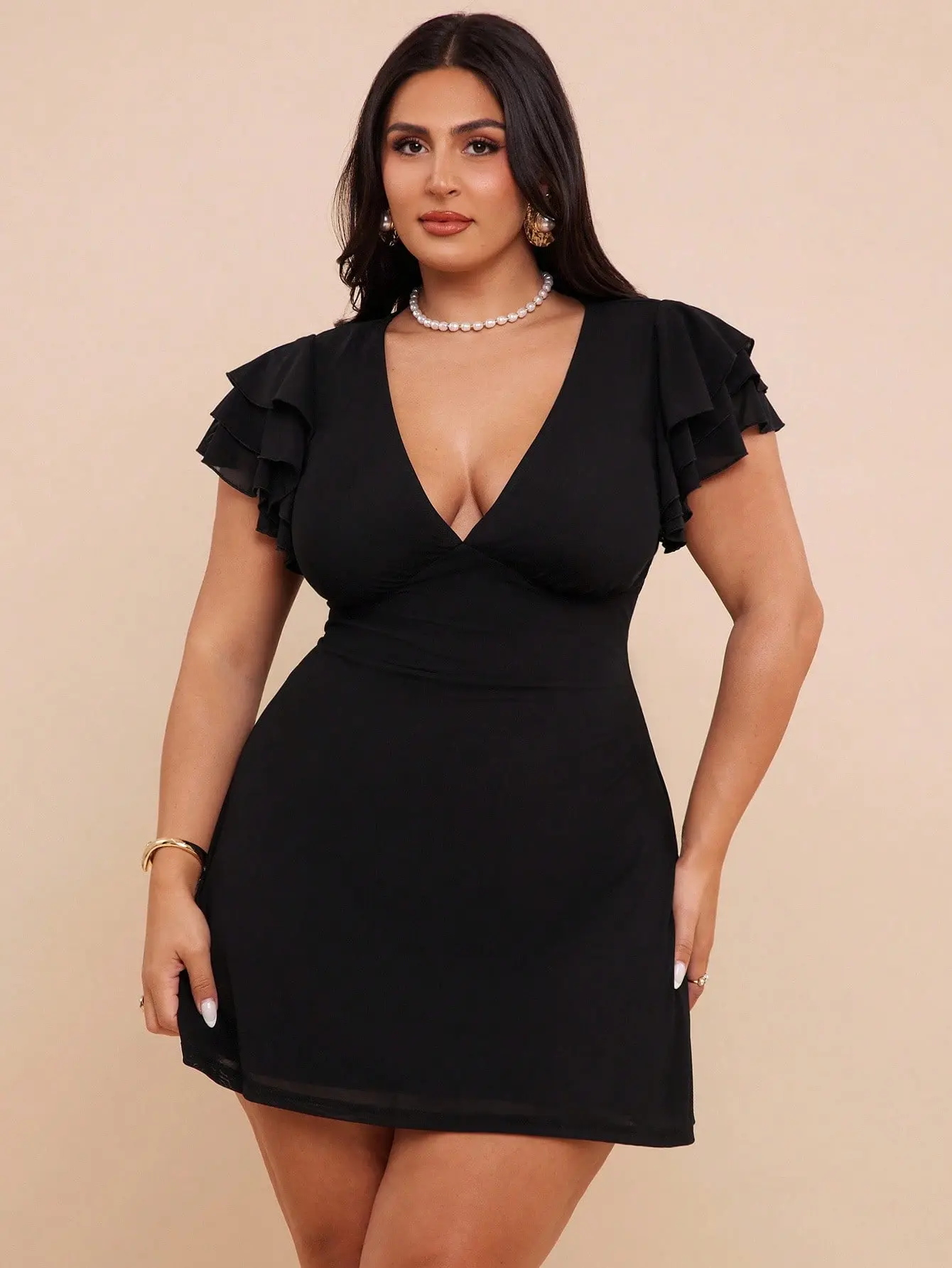 SHEIN BAE Plus Size Black V-Neck Mini Bodycon Dress Sexy Party Dress For Women, Fall Wedding Guest & Halloween Outfit - TikTok Shop SHEIN BAE Plus Size Black V-Neck Mini Bodycon Dress Sexy Party Dress For Women, Fall Wedding Guest & Halloween Outfit - TikTok Shop