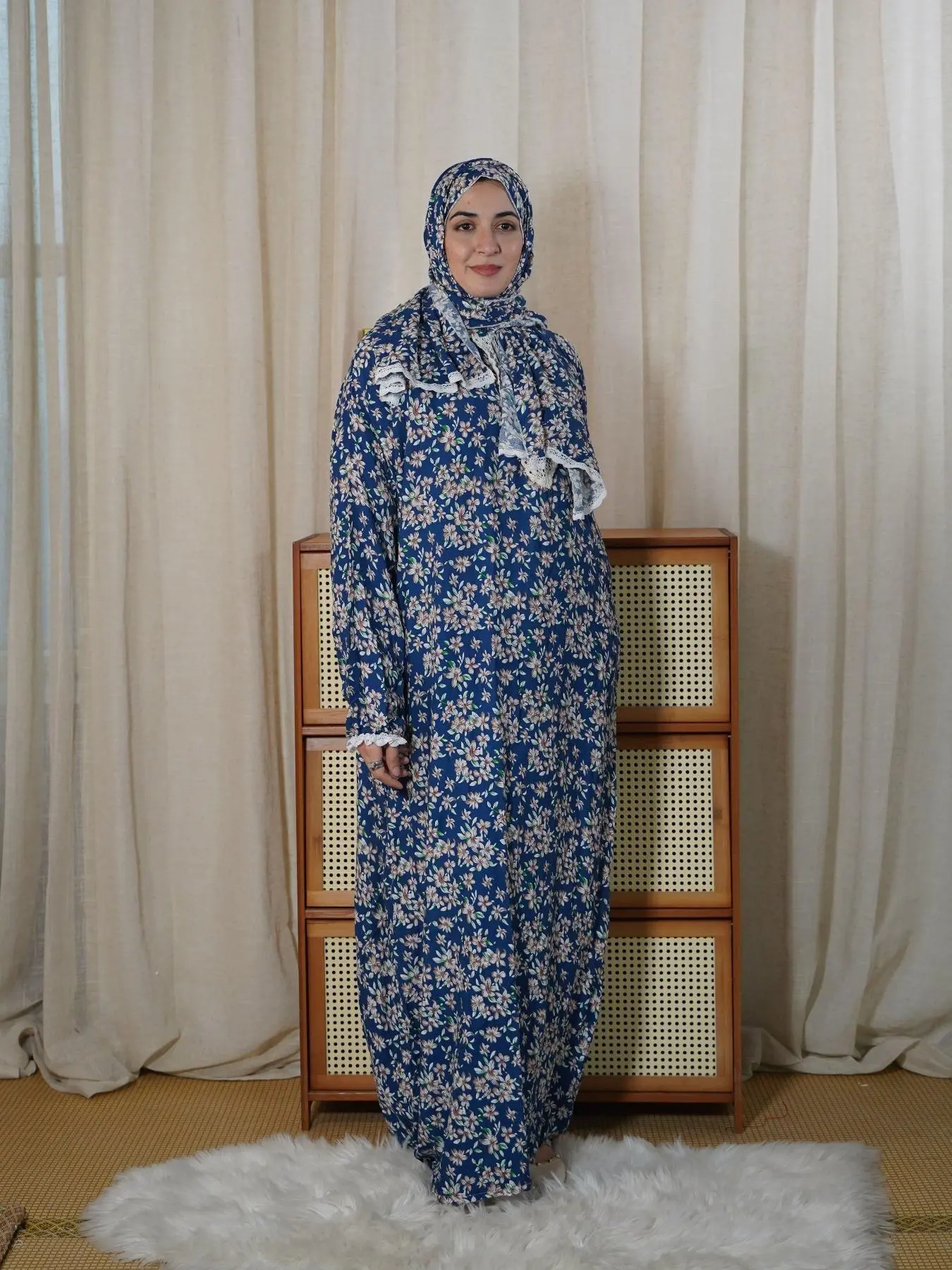 Women's Ditsy Floral Print Contrast Lace Zipper Long Sleeve Arabian Maxi Dress with Hijab, Elegant Drop Shoulder Long Dress for Muslim, Ladies Islamic Clothing for All Seasons, Modest Style Dress, Muslim Women Gowns, Islamic Clothes, Muslim Dresses