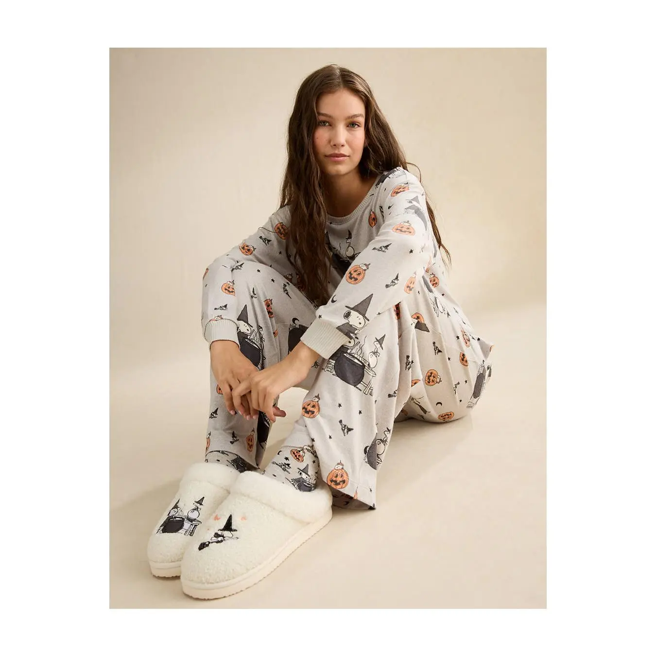 AE Luxe Plush Snoopy Long Sleeve + Pant PJ Set AE Luxe Plush Snoopy Long Sleeve + Pant PJ Set