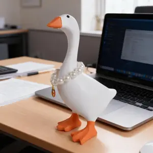 7-Inch Resin Goose Desk Statue with Magnetic Beak and Pearl Necklace – Funny Desktop Figurine Key Holder, Cute Home Office Decor, Holiday Gift, Housewarming Ornament, Silly Decorative Accent for Bedroom & Office