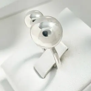 Sterling Silver 925 Ring with two spheres side by side, one large and one small