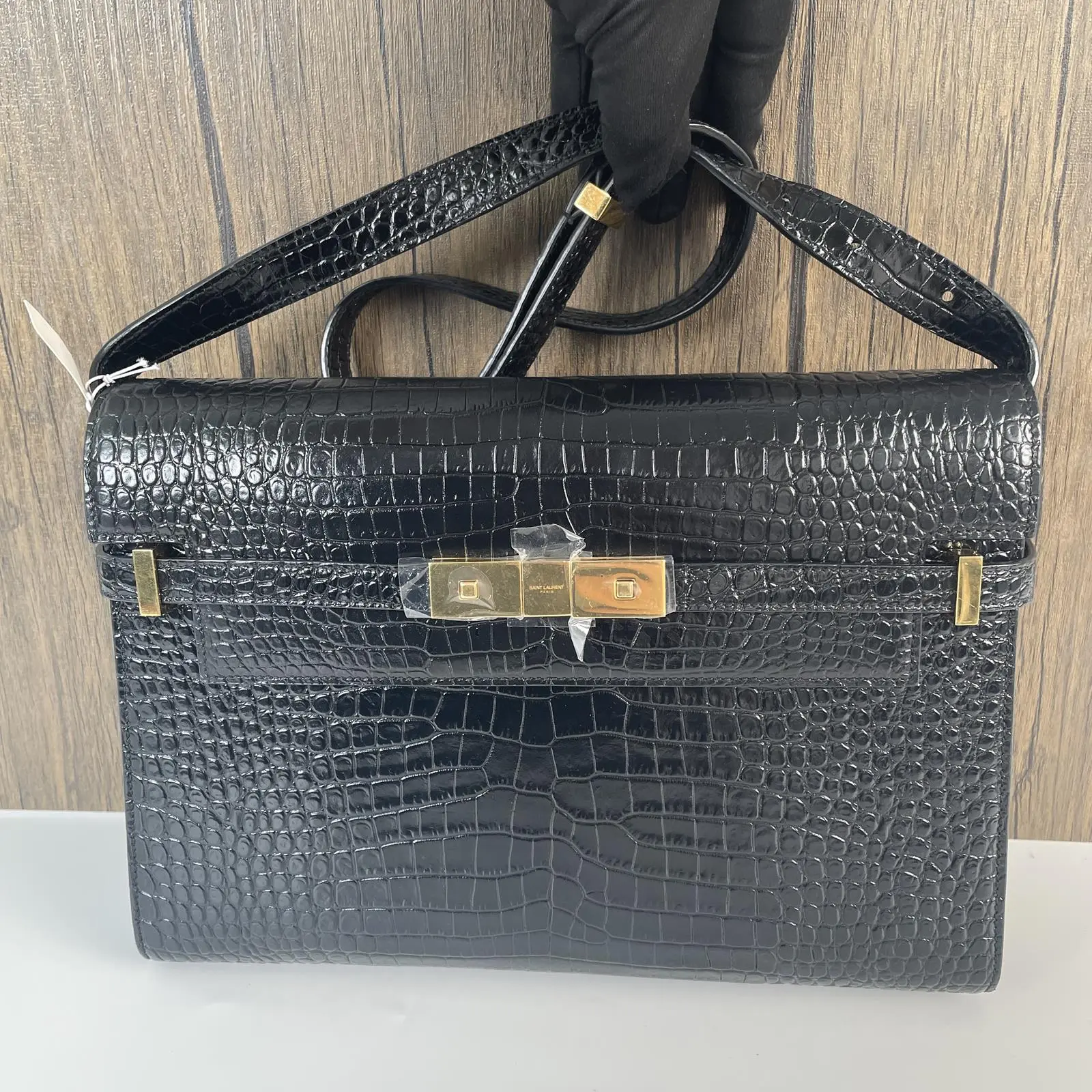 Pre-owned Yves Saint Laurent leather Crossbody Bags YSL Manhattan Black Shiny Croc Embossed Gold Hardware Shoulder Crossbody Bag with bag charm