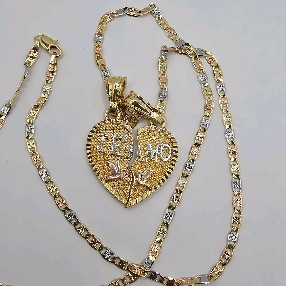 TE AMO hermosa cadena de oro laminado 3 colores una cadena un dije Gold-plated heart chain 1 chain 1 pendant TE AMO (I Love You)