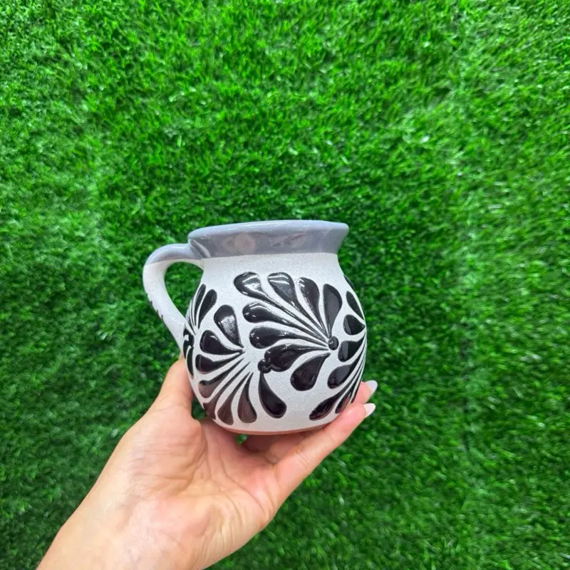 Relieve Mug 355ml color Gris/Negro only Sets.