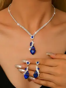 Fashionable and elegant bridal wedding jewelry set, gorgeous sparkling rhinestone heart-shaped earrings necklace combination accessory set, the perfect choice for giving gifts to women