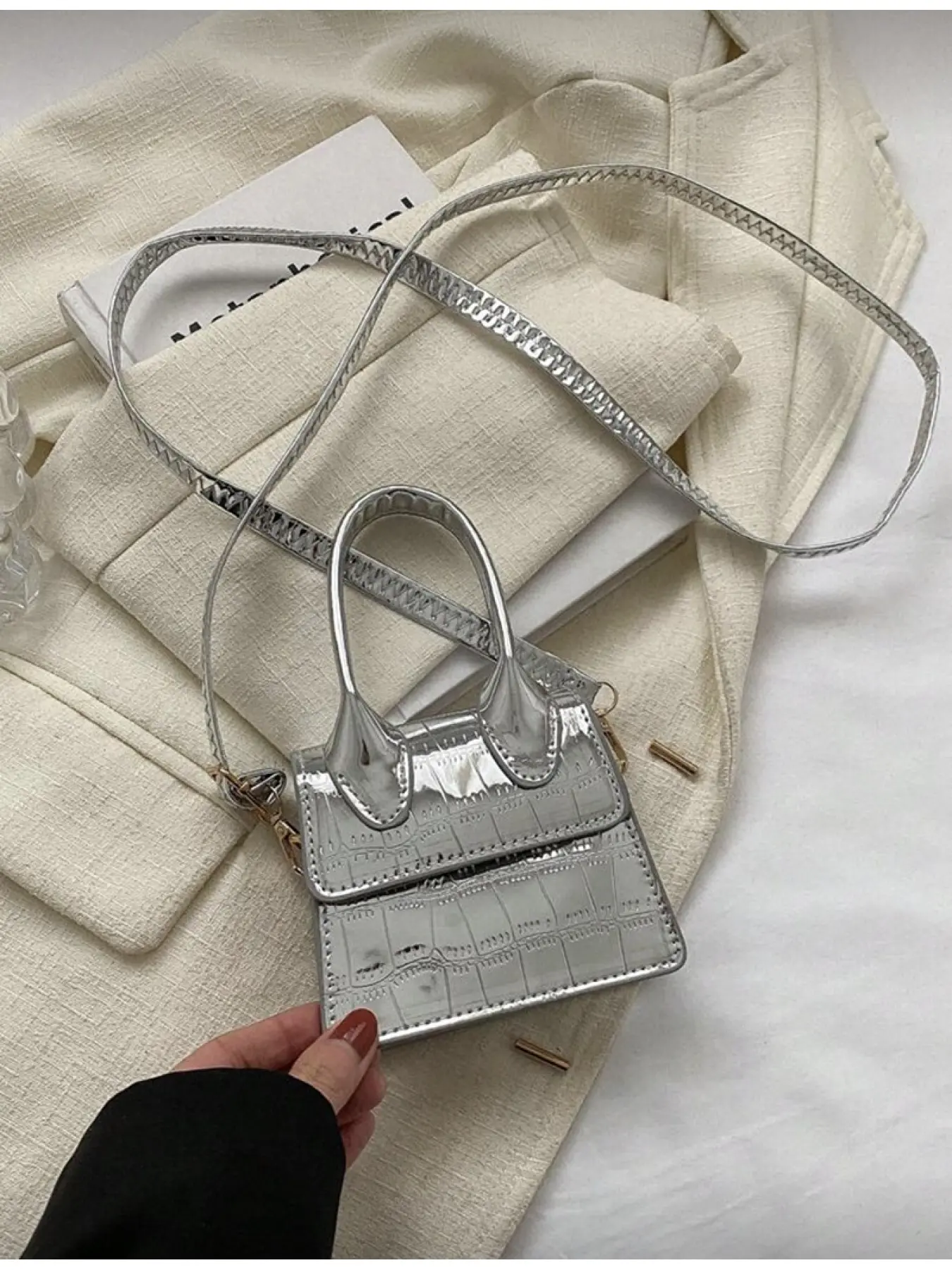 Crocodile Pattern Mini Handbag Crossbody Bag for Women Fashion Casual Small Tote Purse with Adjustable Strap Fashionable Handbag Aesthetic Handbag