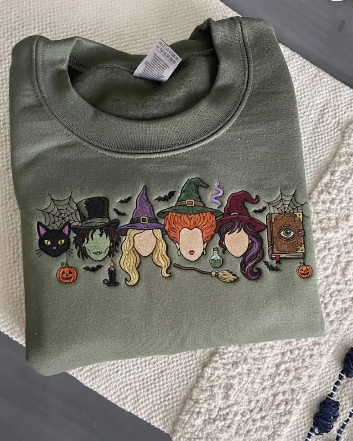 Women's Hocus Pocus Inspired Embroidered Sweatshirt - Relaxed Fit, Casual Long Sleeve, Spell Book Black Cat Crewneck, Spooky Fall Unisex Pullover Outfits