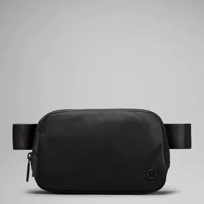 lululemon belt bag gold and black All Night Festival Crossbody 5L wicking material Breathable Ventilation     