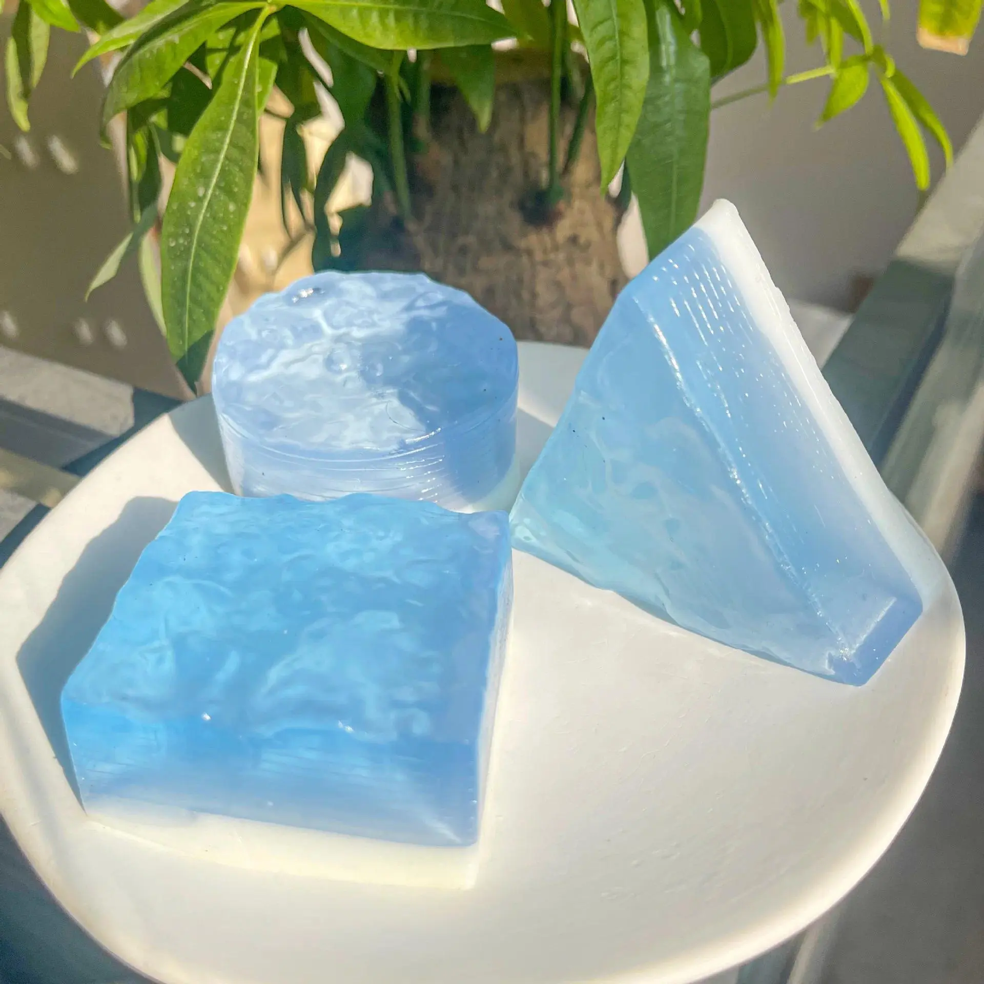 Unisex Mochi Taba Squishy Stress Relief Toy - 1 Triangle, 1 Mousse, Cooling Blue Transparent Sea Salt Cube Ocean Themed Stuff, No Battery Needed Slime & Squishy Toy for Summer Relaxation