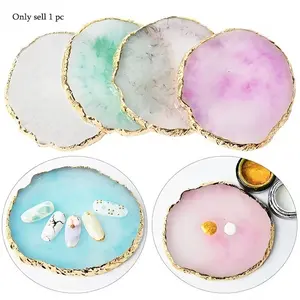 Resin Nail Art Color Palette with Gold Edge, Round Gel Polish Mixing Tray, DIY Manicure Display Board, Multi-Functional Aesthetic Palette