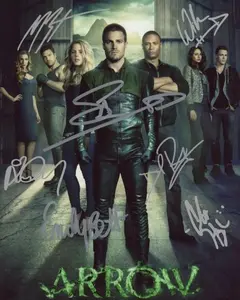 The CW Arrow - Reprinted/Reprint (RP) Signed Autograph Autographed Photo Photograph Print, STEPHEN AMELL, EMILY BETT RICKARDS, KATIE CASSIDY, DAVID RAMSEY, WILLA HOLLAND, COLTON HAYNES, MANU BENNETT (8 x 10-inches)