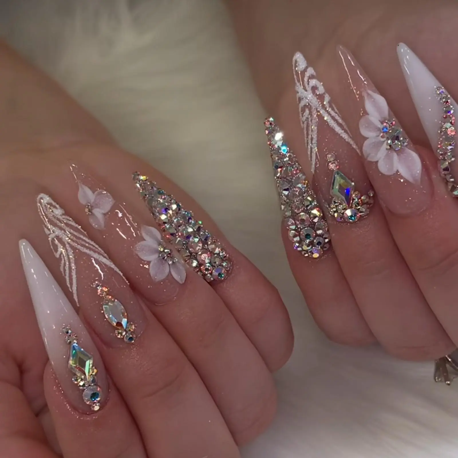 Long Almond Fake Nail with Nail File & Tapes, 24pcs Flower Rhinestone Decor Fake Nail, Press on Nail for Women & Girls DIY Nail Art, Christmas Gift, Glitter Decorative Nails, Glittering Fake Nails, Fashionable Rhinestone Decorated, False Nail Set