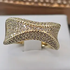 (R86) ring chunky. full rhinestones