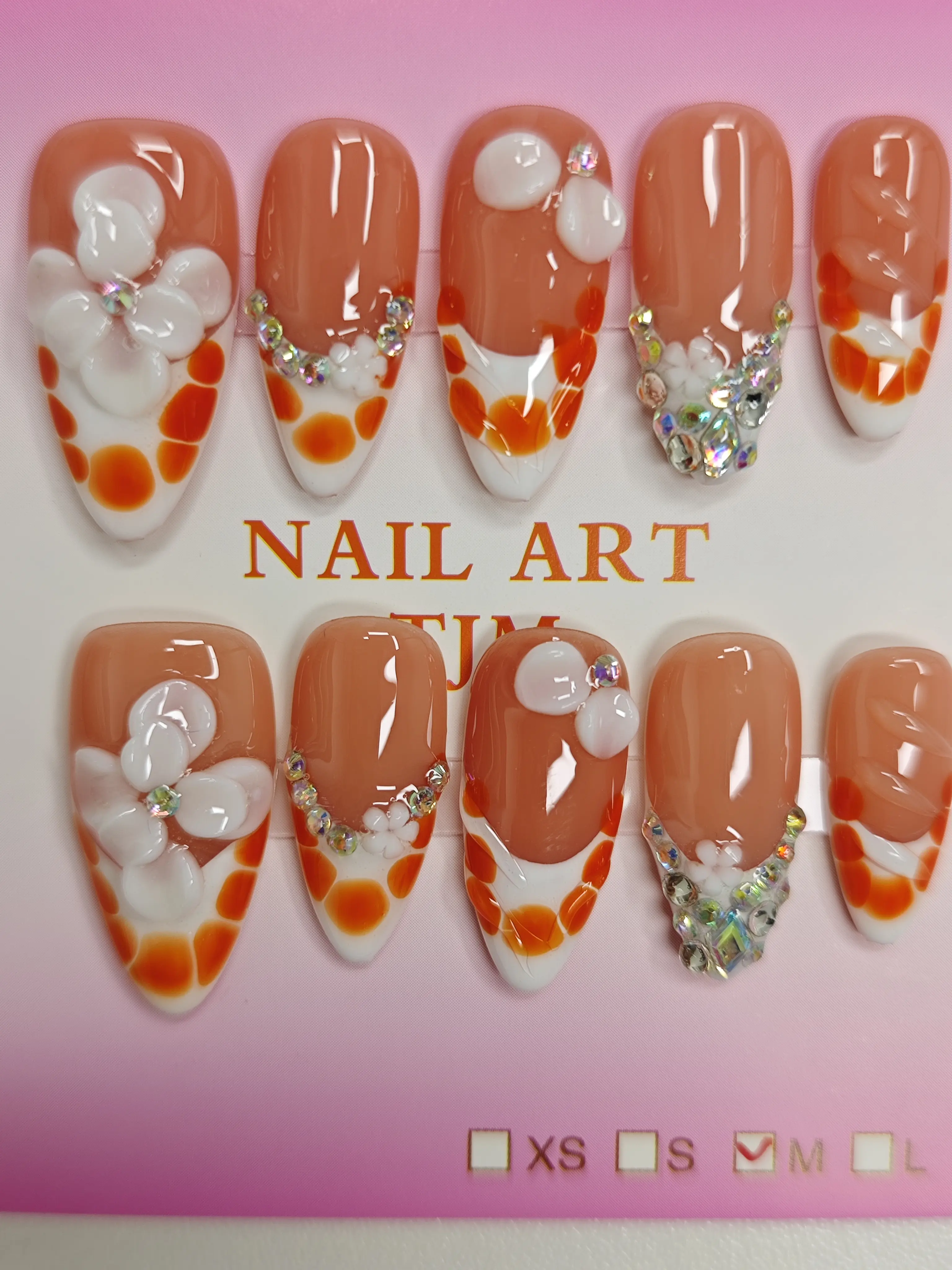 Mina(18386)gc.$30 for 15pcs ! French manicure! Tell me your size.