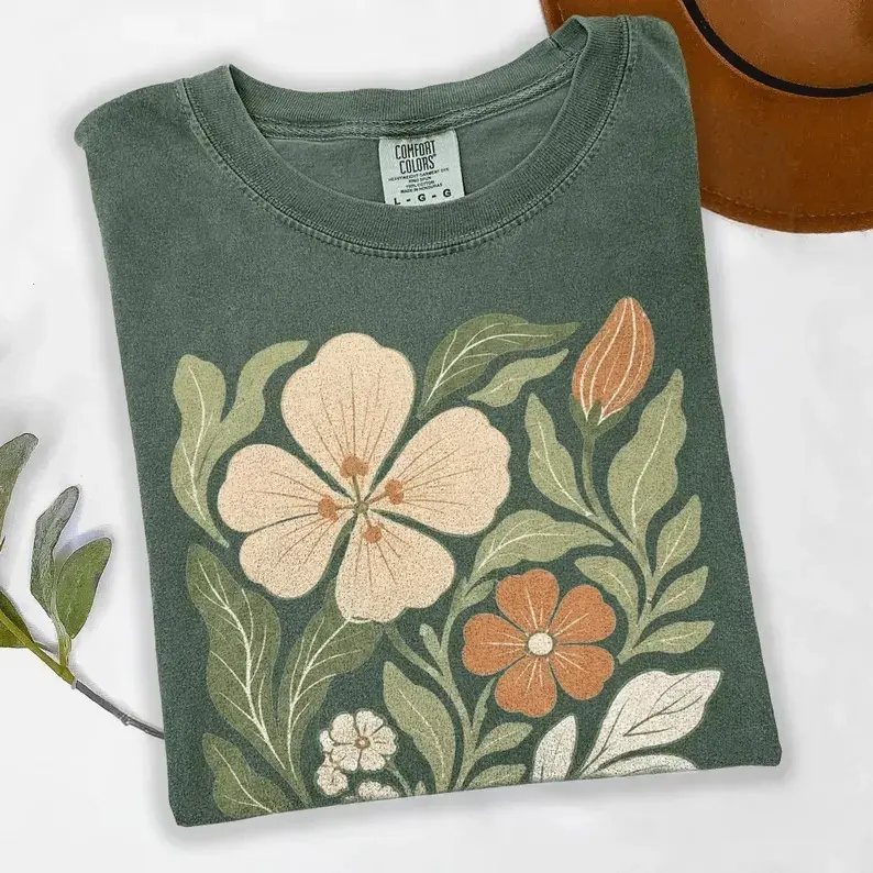 Comfort Colors Retro Botanical Flower Graphic Tee, Vintage Garden Floral Tshirt, Classic Wildflower Nature Art Top, Botanical Gift Tee