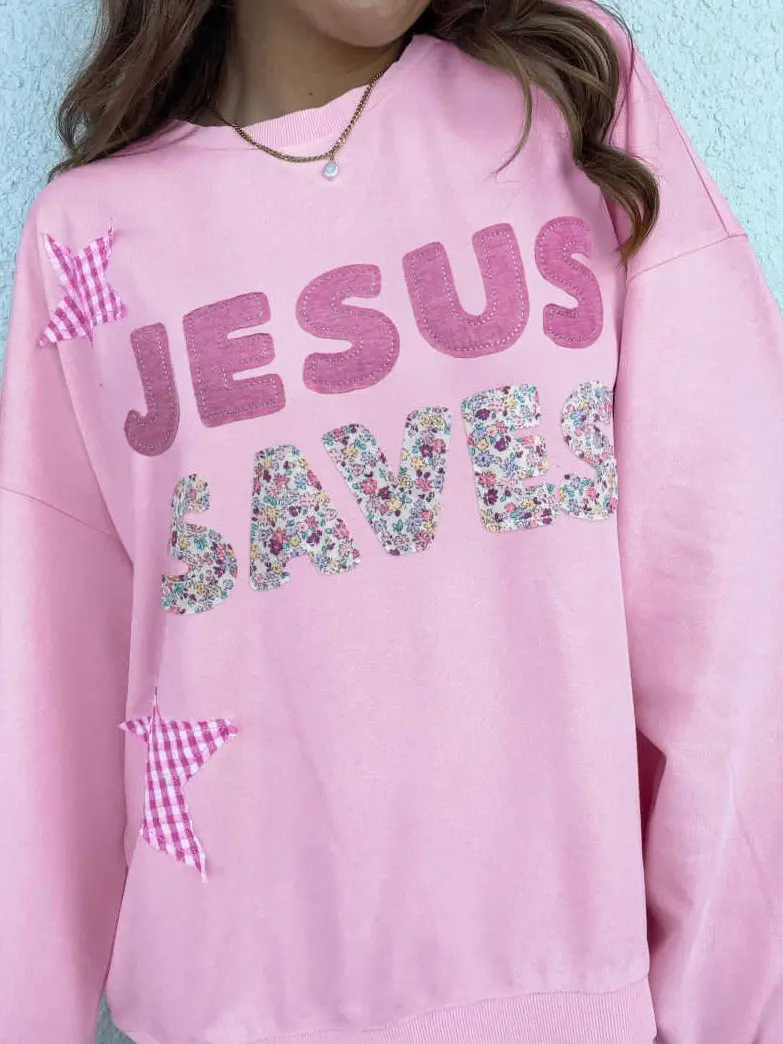 Women’s JESUS SAVES Patchwork Sweatshirt, Floral Letter and Gingham Star Appliqué Crew Neck Long Sleeve Pullover with Ribbed Trim, Soft Relaxed Fit Casual Top for Spring, Fall and Everyday Wear, Baggy ,Womenswear