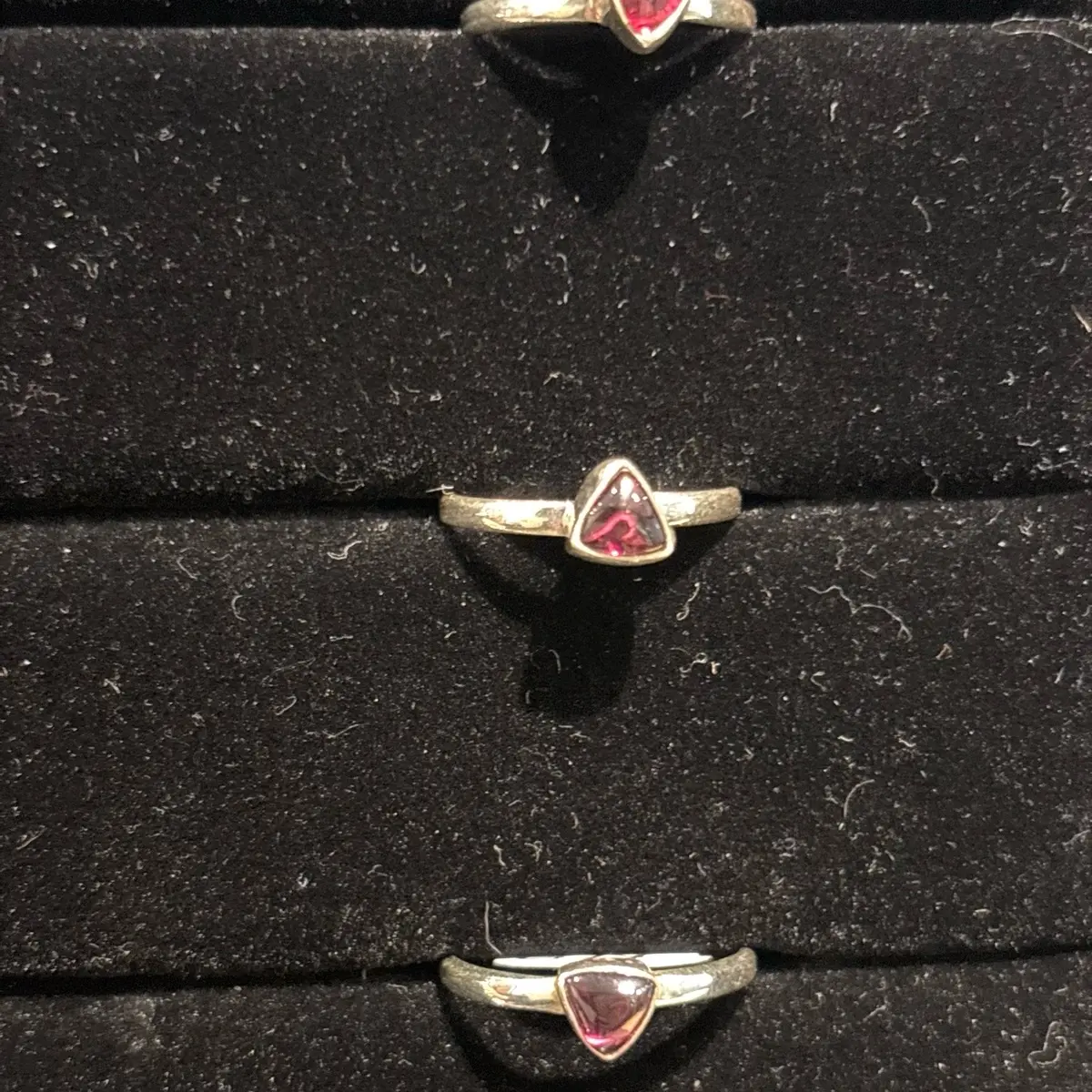 Garnet Triangle Sz 6