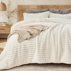 Queen Comforter Set 3 Pieces - Soft Fleece Comforters Queen Size, 1 Luxury Marshmallow Comforter with 2 Pillow, Faux Fur Down Alternative Bedding Set, Cream White
