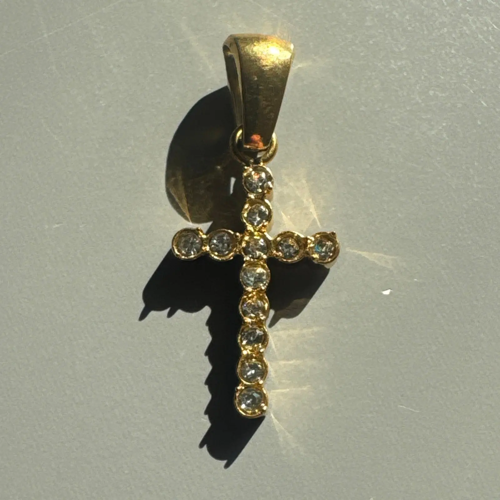 Classic Rhinestone Cross Pendant Necklace, Meticulously Crafted Gold Plated Stainless Steel with Adjustable 18-in Chain for Everyday Wear, Cross Shape, Expandable Chain, Adjustable Size, 18-Inch Chain