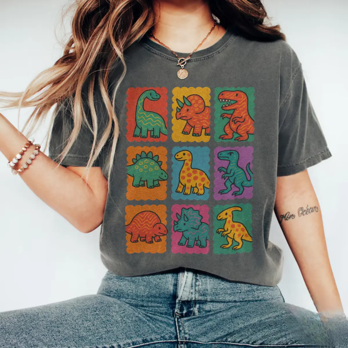 Women's Short-Sleeve Casual Round Neck Dino Grid Graphic T-Shirt - Streetwear, Fun Jurassic Gift, Retro Paleontology Fan Top