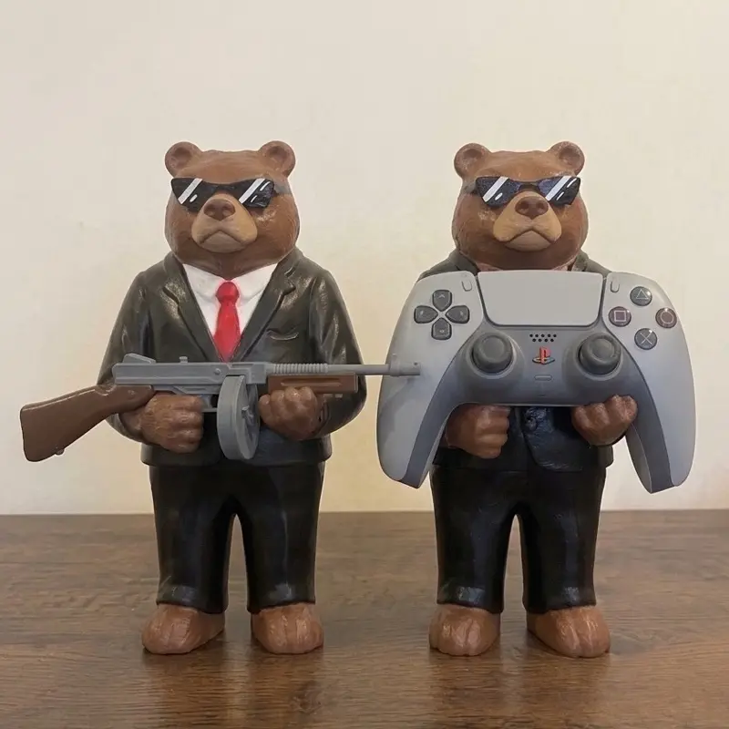 Gangster Bear Controller Stand + Machine Gun Display-Art Prop, Gamepad Holder Dualsense PS5, Gaming Setup Decor Accessory