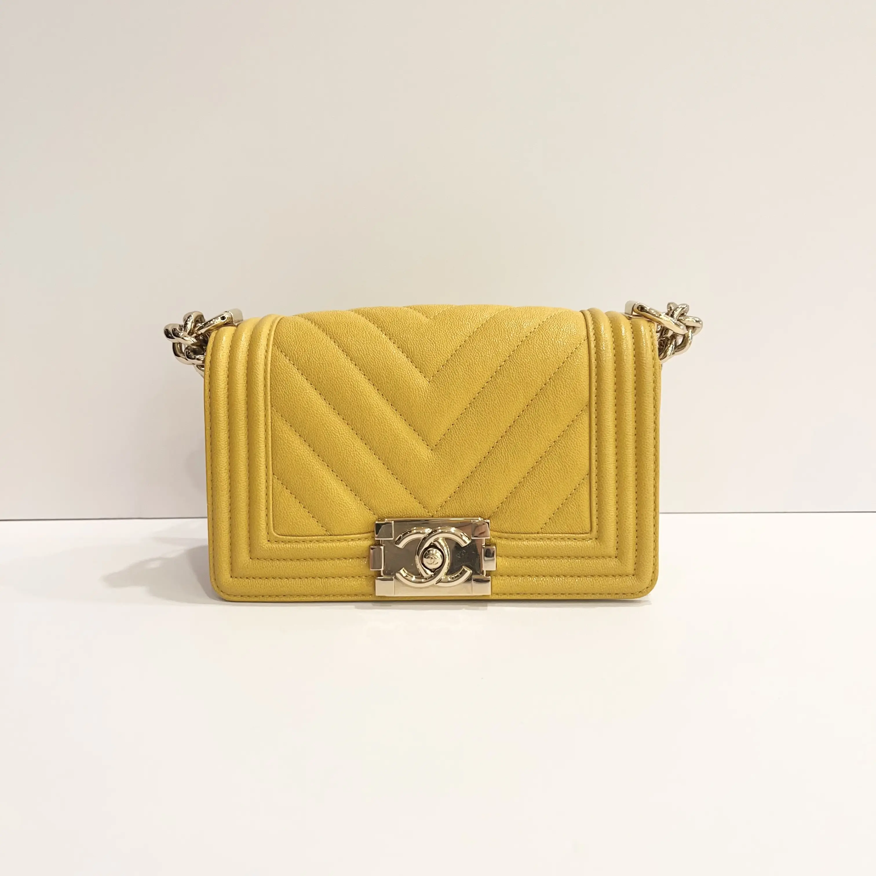 Pre-owned CHANEL Yellow Caviar Leather Leboy Small Size 28th Series with Gold Hardware 98% New No Accessories