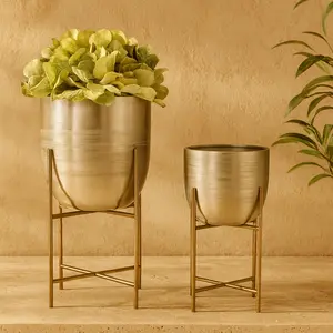 Set of 2 Metal Indoor Outdoor Planter with Removable Stand Set of 2 6", 5"W