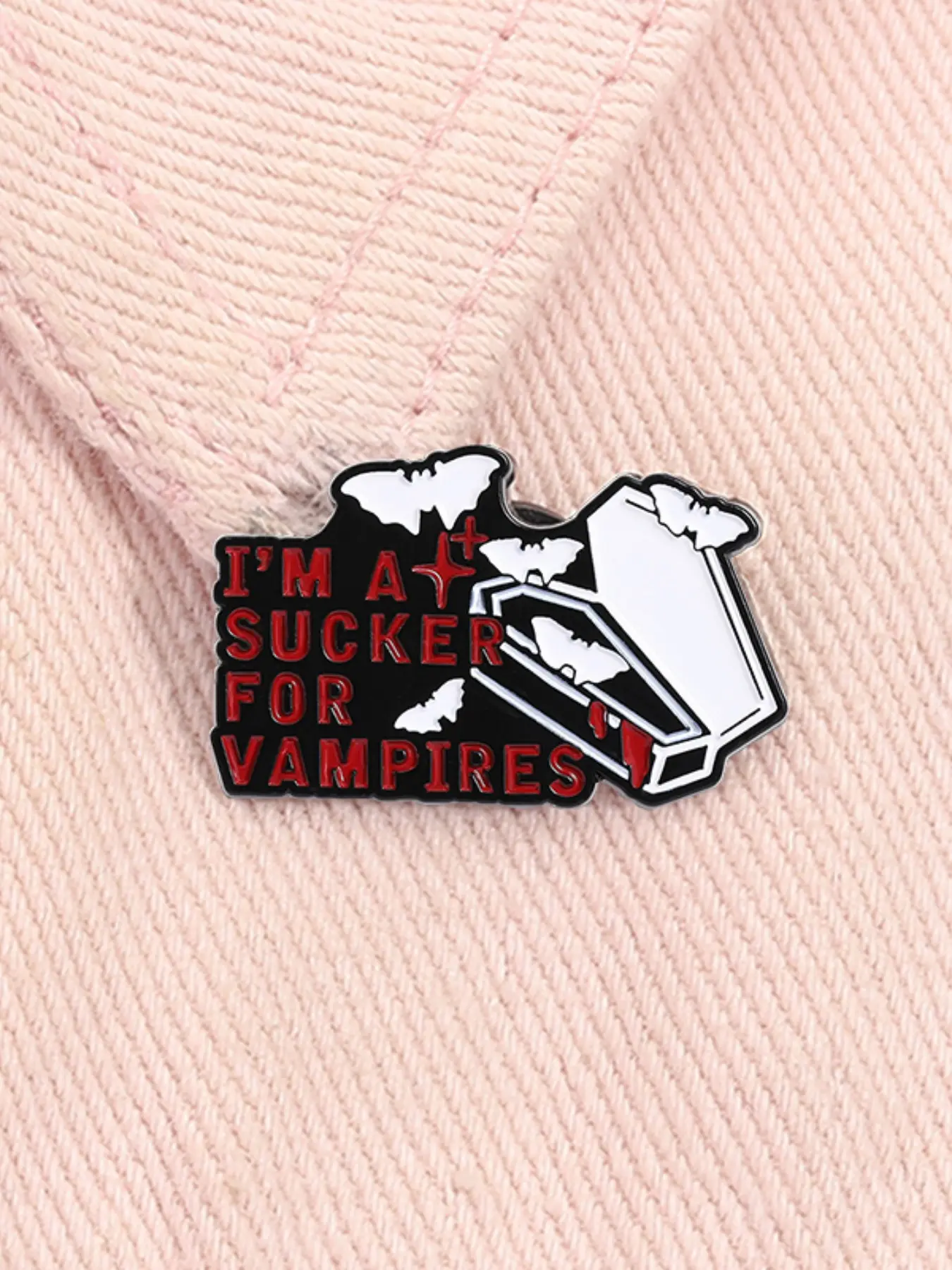 I'm A Sucker for Vampires Enamel Pin Punk Coffin Bat Halloween Bat Pins Alloy Brooch Pin Metal Brooch Lapel Backpack Badge Fashion Jewelry Accessories Jewellery Gift for Friends