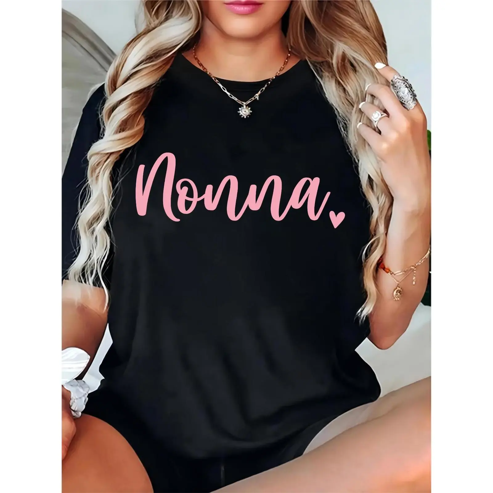 Women's Elegant 'Nonna' Heart Graphic T-Shirt, 100% Cotton Shortsleeve Basic for Grandmothers, Casual Mother's Day Outfit, Prints, Comfortable, Feminine, Essential, Ladies, Round Neck, Simple, Tee, Top, Skirts