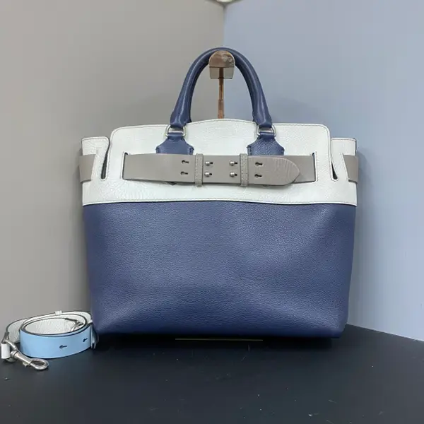 Pre-owned BURBERRY Leather Shoulder Bags 7.8'' R2209 Shoulder Bag C18371334528 0301 T1 Chloe