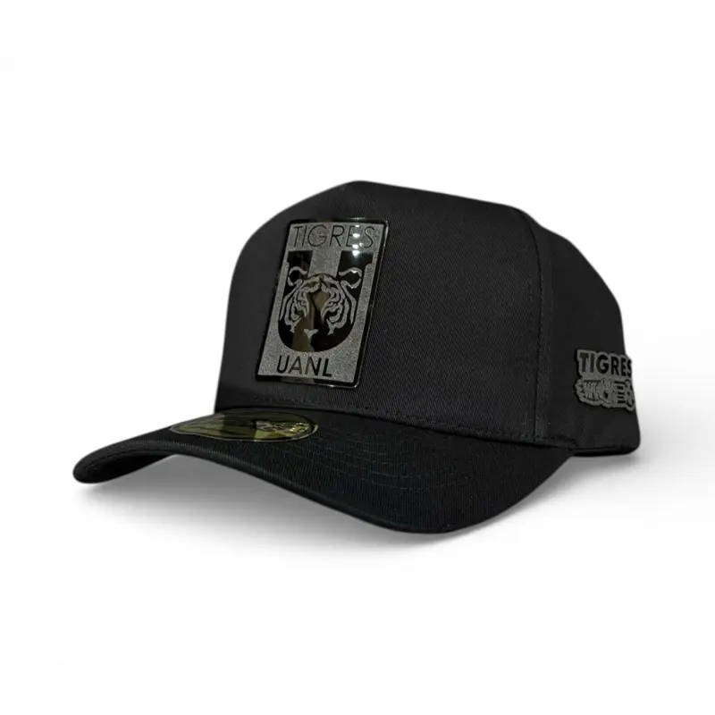 Unisex High-Quality Snapback Baseball Cap - Full Black, Tiger Emblem, Suede Visor, Custom-Fitted, Casual Outdoor Fashion Accessory for Daily Wear, Snapback Hats, Custom-Fitted Hats