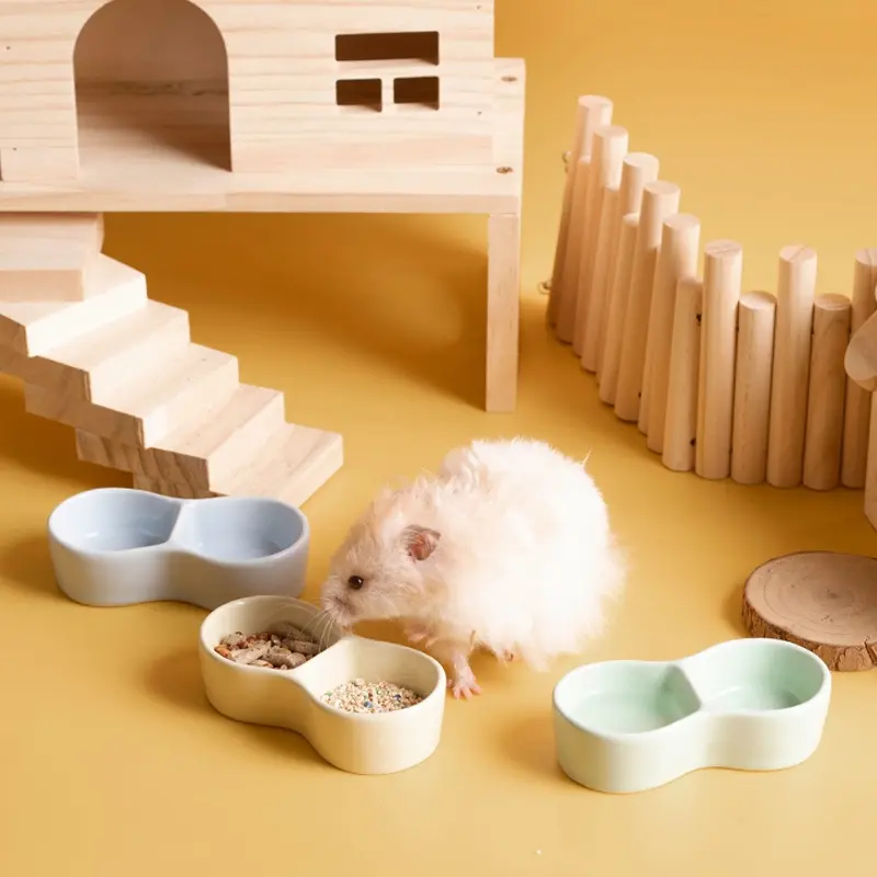 Ceramic Hamster Food Bowl, Golden Bear Feeder Hedgehog Anti-Rollover Bite Divided Into Two Compartments, Small Pet Feeding Supplies