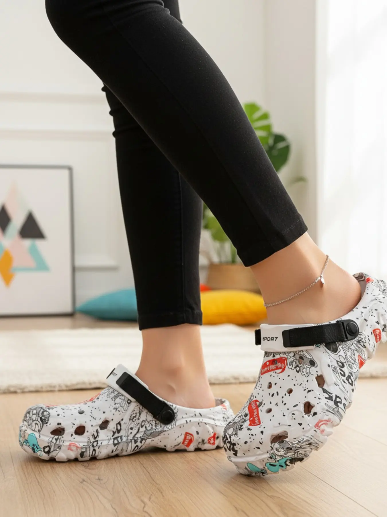 Couple Trendy Casual Graffiti Hole Shoes, Mecha Thick Sole + Magic Tape, Summer Outdoor Anti-Slip Slip-On Slipper Sandals Walking Shoes Size 40-47