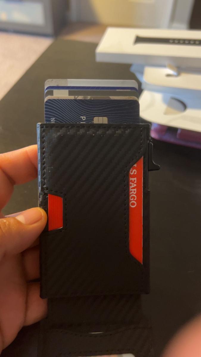 Item: Carbon Fiber Black