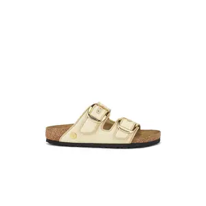 BIRKENSTOCK Arizona Big Buckle Sandal in Raffia Natural