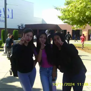 Product Review of FHD 1080P Digital Camera with SD Card, 16X Digital Zoom Camera, Portable Mini Camera for Teenagers Students Boys Girls, Point and Shoot Camera for Gifts, Tech Gadgets, Gift from t**.