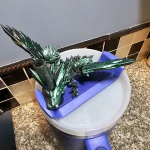 Cinderwing3D Green/Black Crystalwing Dragon Straw Buddy - 3D-Printed Dragon Design for 20 oz or 40 oz Tumbler Lids, Available in Various Colors